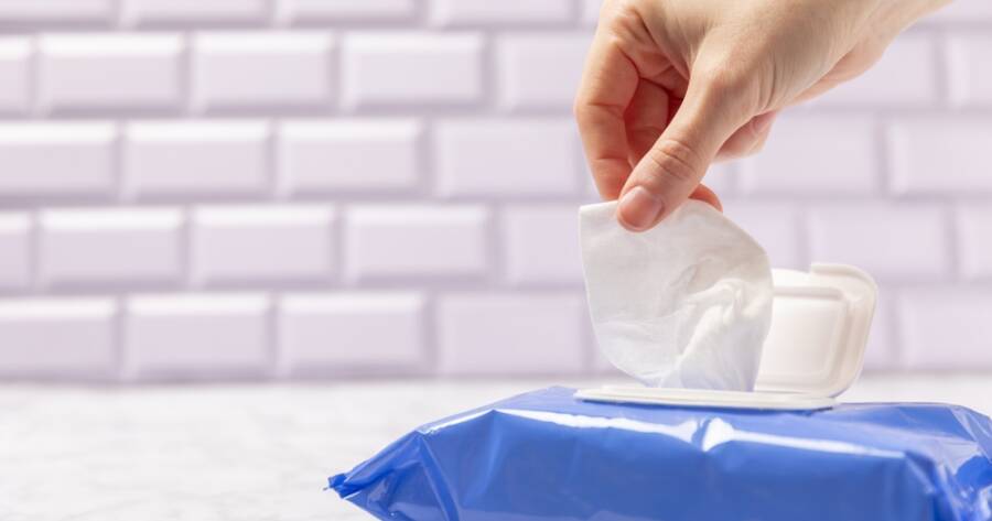 Best Body Wipes for Daily Freshness Without a Shower