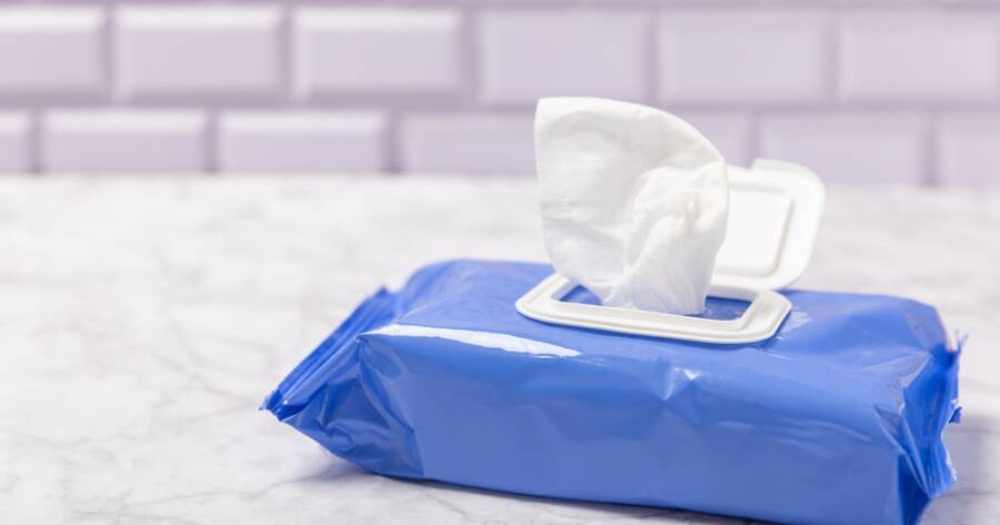 How To Stay Fresh Without a Shower Using Body Wipes